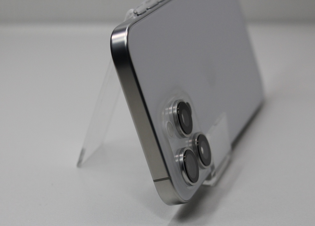 iPhone 16 Pro Max 256Gb (e sim) White Titanium б/y Акб 97%