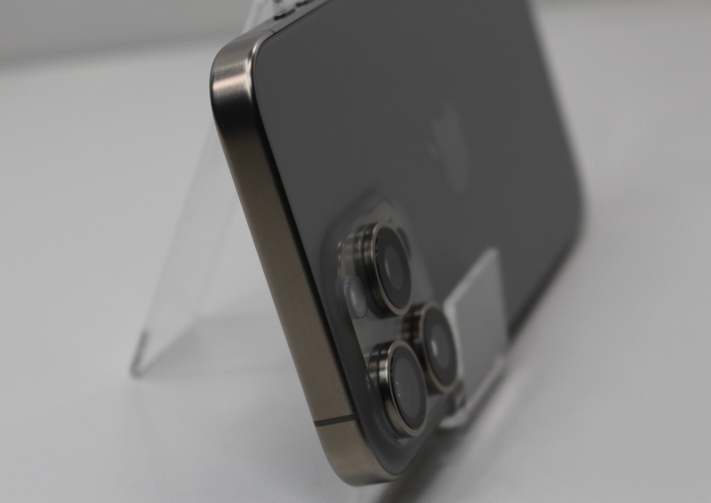 iPhone 15 Pro Max 256GB (e sim) Natural Titanium б/у Акб 100%