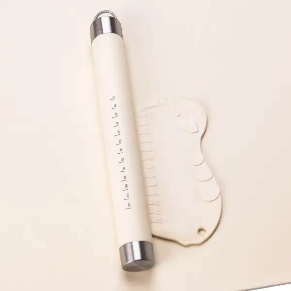 Set of Confectioner 3 in 1 Silicon/Silicone/Spatula/Rolling Room for Dough, Beige