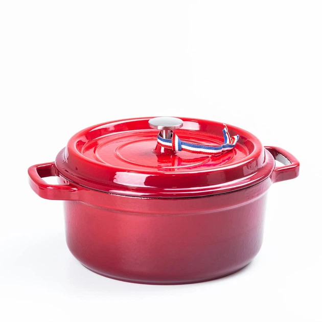 Cast iron cocotte 3 l with enamel coating