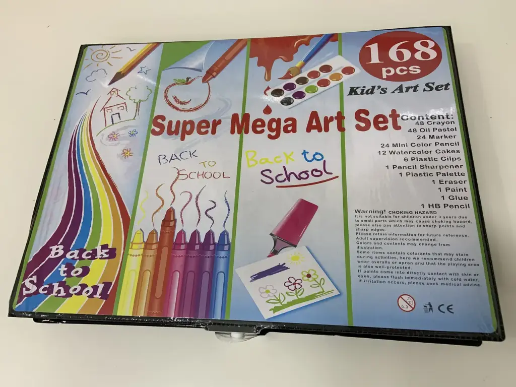 Children's drawing set with 168 items